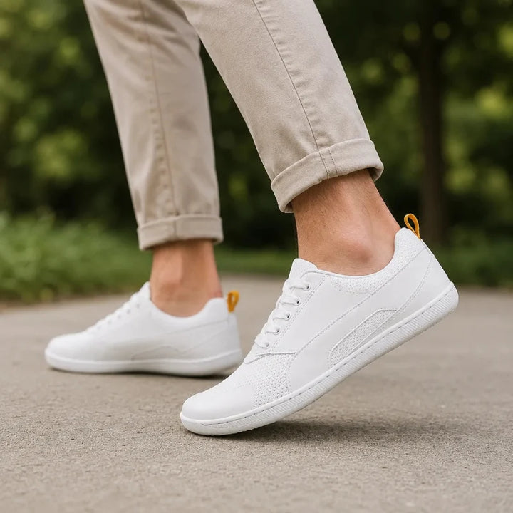 Chaussures souples et respirantes, ergonomiques pour un confort supérieur et une liberté de mouvement totale.