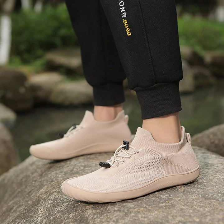 Chaussures pieds nus flexibles avec excellente adhérence, conçues pour entraînement et sport de performance.