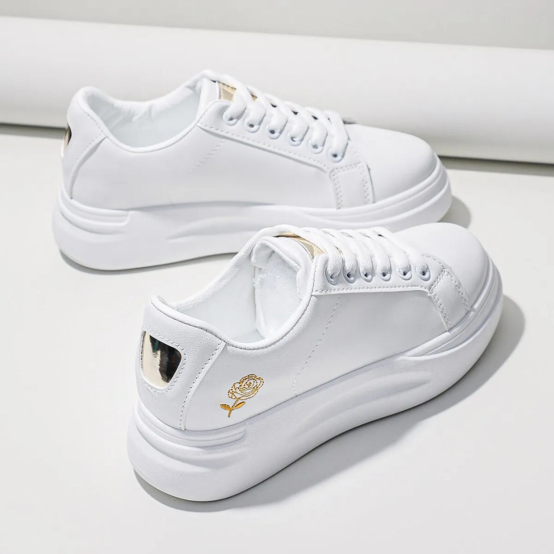 Baskets plateforme décontractées à lacets pour femmes, parfaites pour un style urbain tendance et confort quotidien.