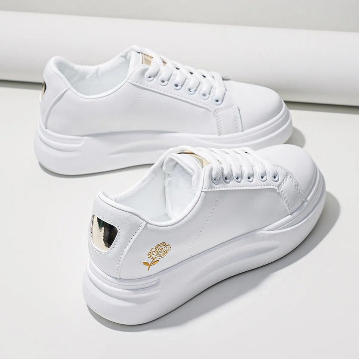 Baskets plateforme décontractées à lacets pour femmes, parfaites pour un style urbain tendance et confort quotidien.