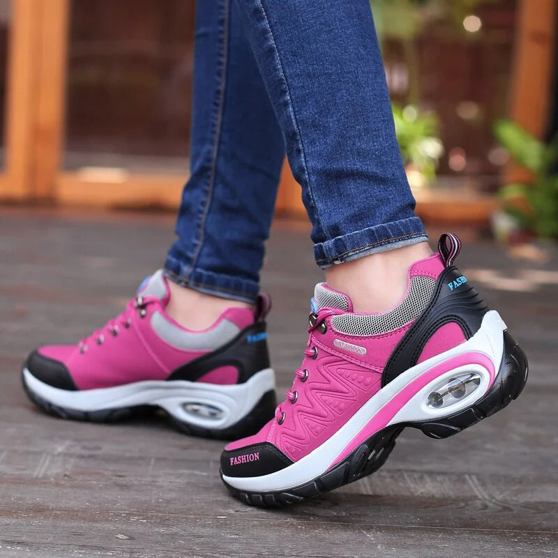 Baskets plateforme pour femme, offrant un confort durable et un bon amorti, idéales pour une vie active et la marche.