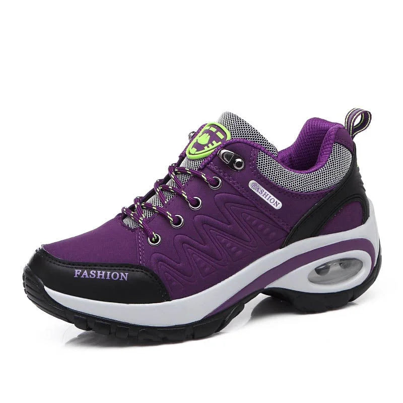 Baskets plateforme pour femme, soutien optimal et amorti, parfaites pour la randonnée légère et les activités sportives.