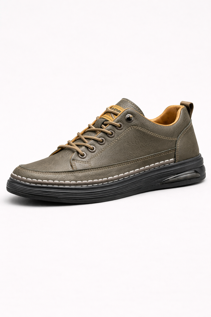 Chaussures décontractées pour hommes avec plateforme, lacets, et semelle épaisse pour un style quotidien moderne.