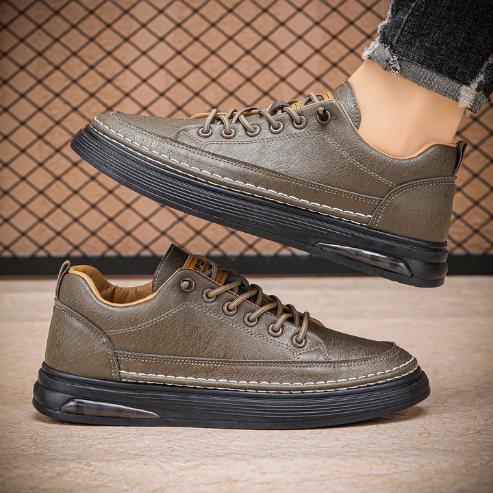 Baskets confortables pour hommes, idéales pour la marche et le style casual, avec plateforme élégante.