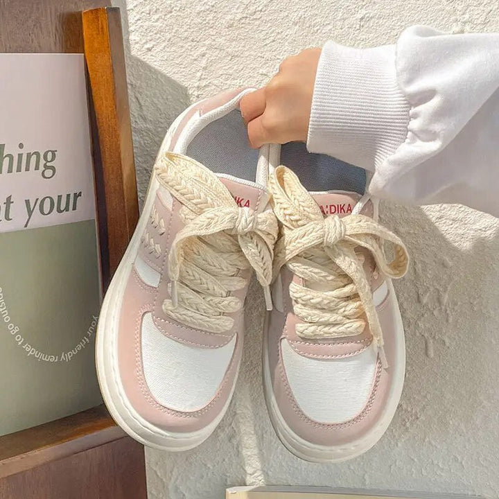 Sneakers plates décontractées en toile vulcanisée pour femmes, légères et confortables, parfaites pour l'été.