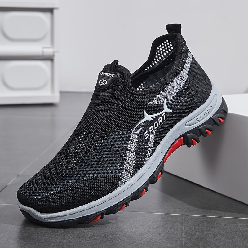 "Baskets slip-on légères pour homme, maille respirante, semelle antidérapante, idéales marche urbaine."