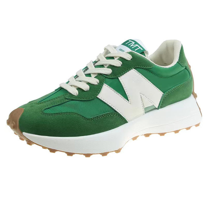 Chaussures de sport femmes confortables et polyvalentes, idéales pour un look décontracté chic.
