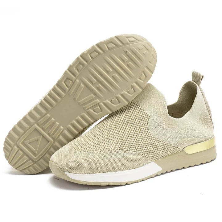 Baskets ultra-légères à enfiler pour femmes, confortables et stylées, idéales pour la marche et le quotidien.