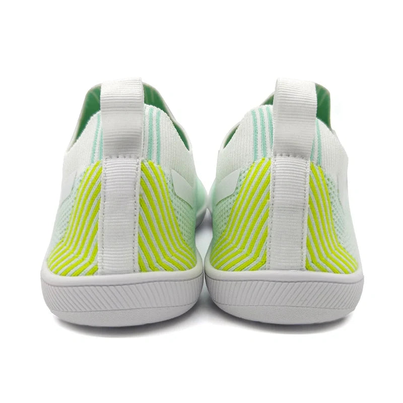 Baskets unisexes flexibles, respirantes et larges, procurant un confort pieds nus exceptionnel pour le sport léger.