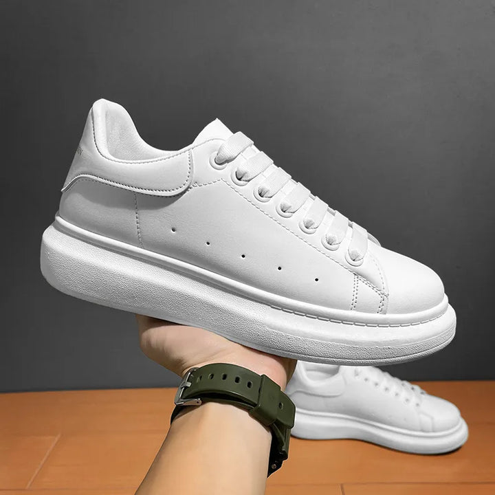 Baskets unisexes à plateforme, blanches et noires, confortables et élégantes pour un style décontracté toutes saisons.