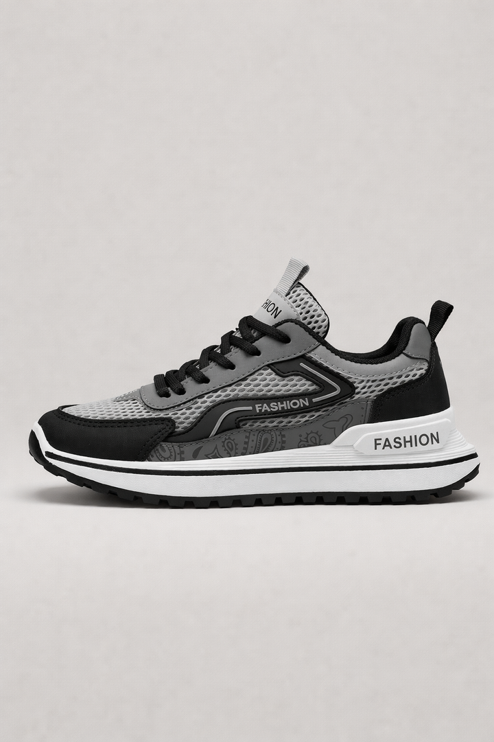 Baskets urbaines homme noires, respirantes et confortables pour un style moderne décontracté en ville.