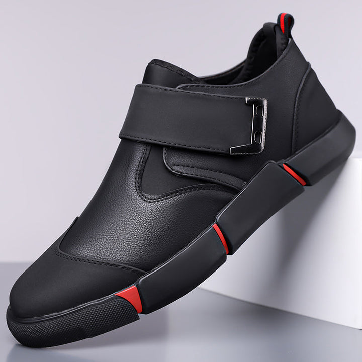 Chaussures urbaines pour hommes, style sportif et polyvalent, offrant adhérence et confort au quotidien.