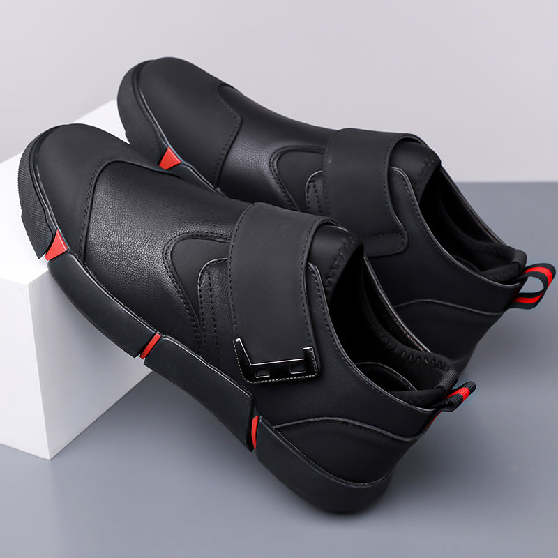 Baskets hommes au design moderne, offrant confort optimal et adhérence pour un usage urbain et sportif quotidien.