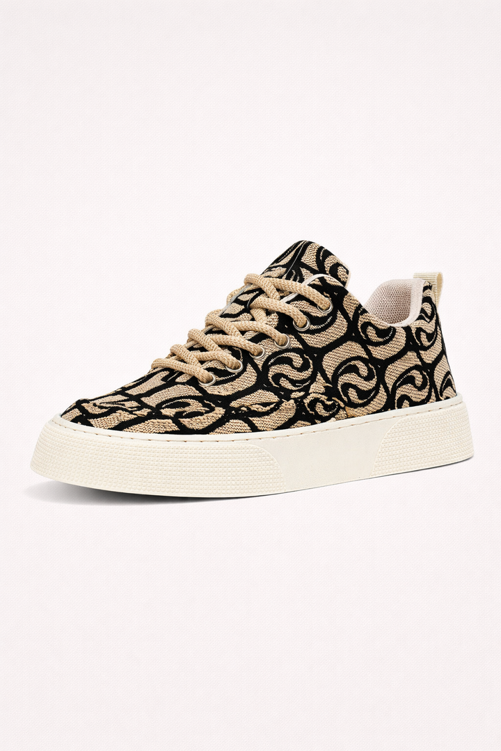 Détail des baskets Mauro en tissu jacquard pour hommes, confort optimal et style urbain unique.