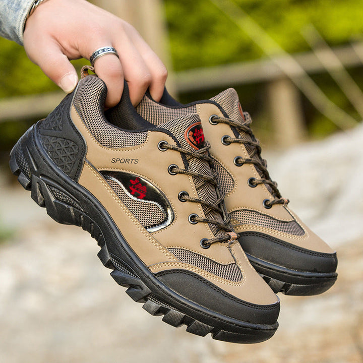Chaussures urbaines hommes, design moderne et matériaux respirants. Offrent confort optimal et look décontracté.