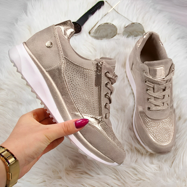 Baskets confortables femmes avec fermeture éclair, respirantes pour un style sport-chic et urbain.