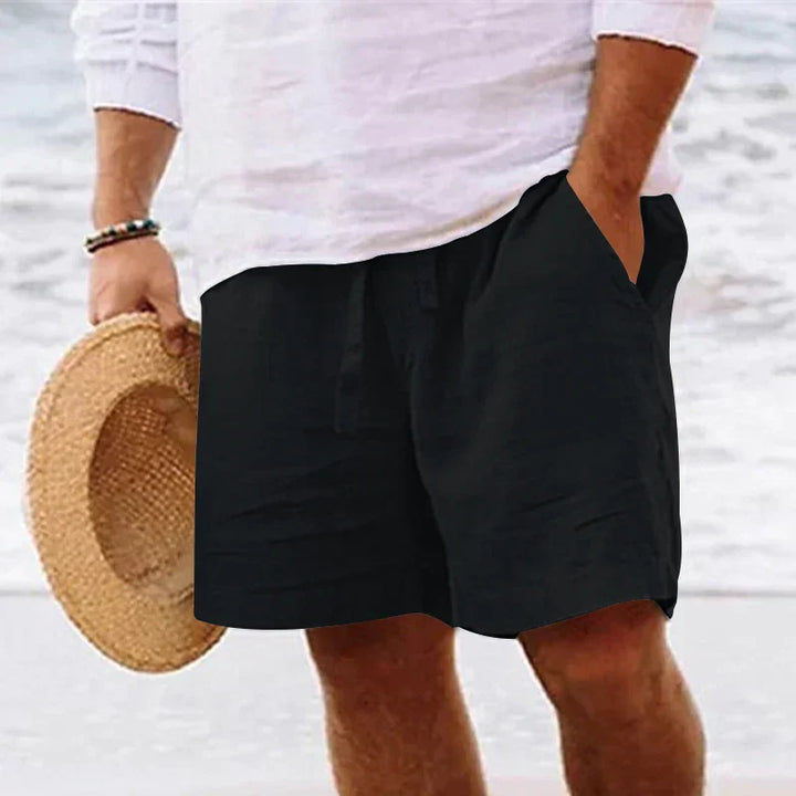 Bermuda homme style cargo, Charles. Pratique avec ses multi-poches, look casual pour l'été et les journées relax.