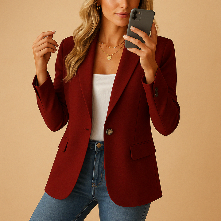 Veste blazer cintrée, mode féminine. Un choix chic et professionnel pour la femme moderne.