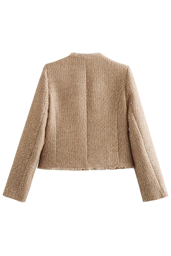 Blazer femme col rond beige, coupe élégante et chic.  Vêtement professionnel ou décontracté.
