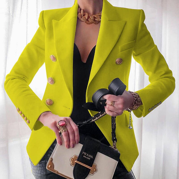 Blazer femme élégant, coupe ajustée, manches longues, poches, boutonnage double.  Look chic et confortable.
