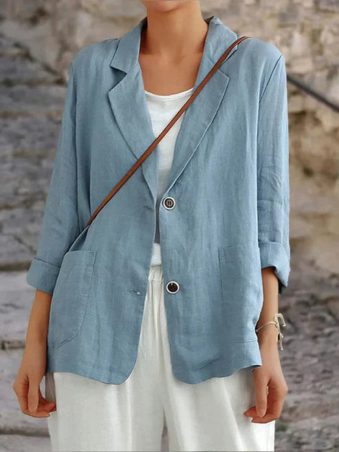 Blazer femme élégant, coupe moderne.  Idéal pour toutes occasions.