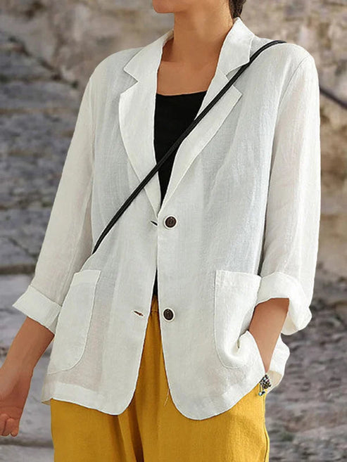 Blazer femme élégant, coupe moderne.  Idéal pour toutes occasions.