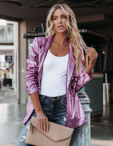 Veste blazer femme avec paillettes, effet scintillant et glamour, pour une tenue de fête inoubliable.