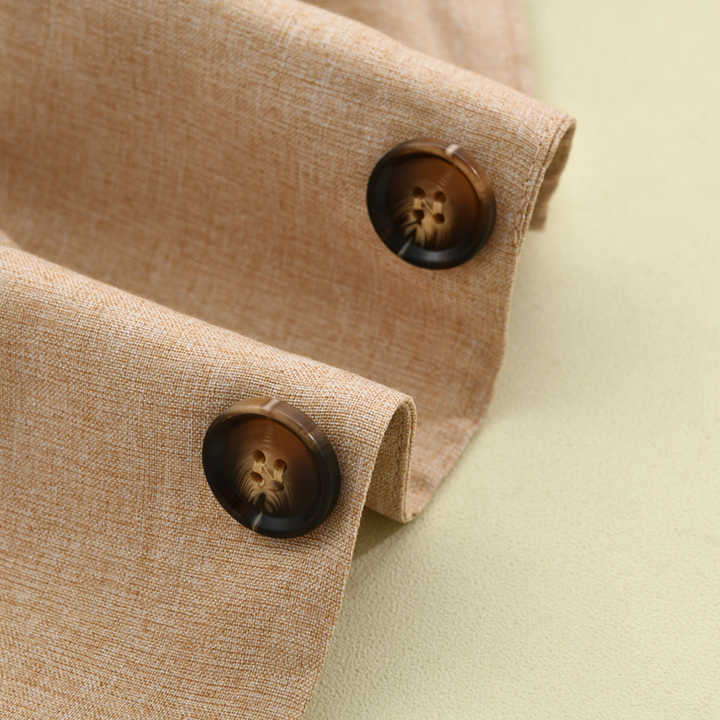 Veste blazer décontractée homme, deux boutons. Élégance moderne et style polyvalent pour la mode masculine chic.