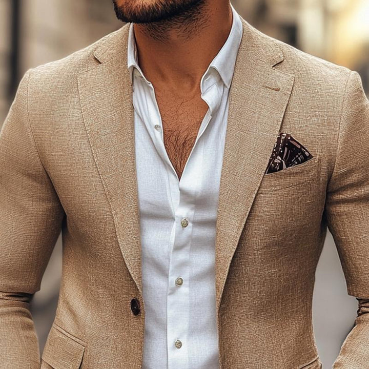 Blazer élégant homme, style moderne deux boutons. Idéal tenue de bureau ou look casual chic. Mode masculine.