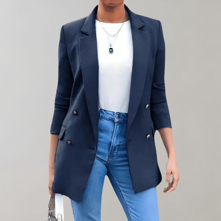 Blazer élégant intemporel pour femme. Veste chic polyvalente, parfaite pour bureau ou sortie décontractée.