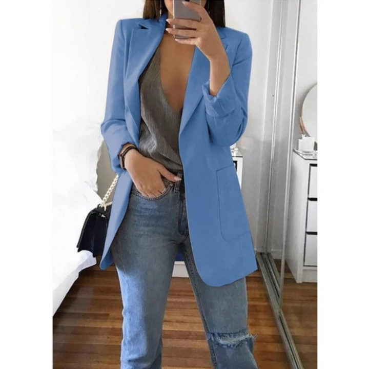 Blazer long femme élégant, coupe raffinée.  Idéal pour toutes occasions.