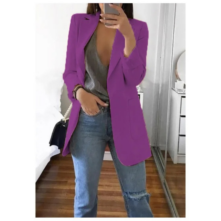 Blazer long femme élégant, coupe raffinée.  Idéal pour toutes occasions.