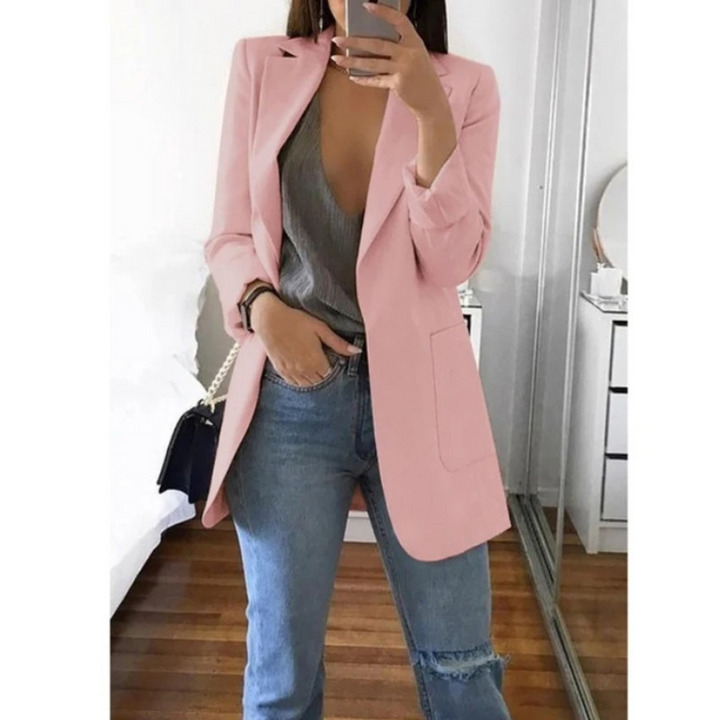 Blazer long femme élégant, coupe raffinée.  Idéal pour toutes occasions.