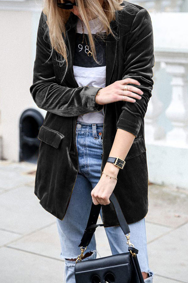 Blazer velours femme, coupe chic et urbaine.  Velours luxueux, confort optimal.  Idéal pour un look élégant.