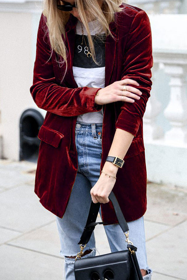 Blazer velours femme, coupe chic et urbaine.  Velours luxueux, confort optimal.  Idéal pour un look élégant.