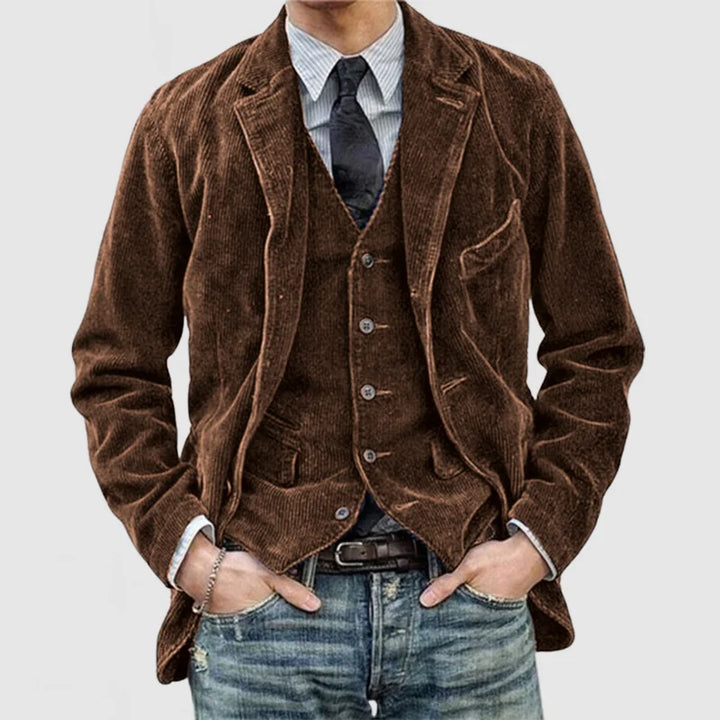 "Blazer vintage élégant pour femme, design rétro chic, look intemporel et sophistiqué, parfait pour toutes les occasions."