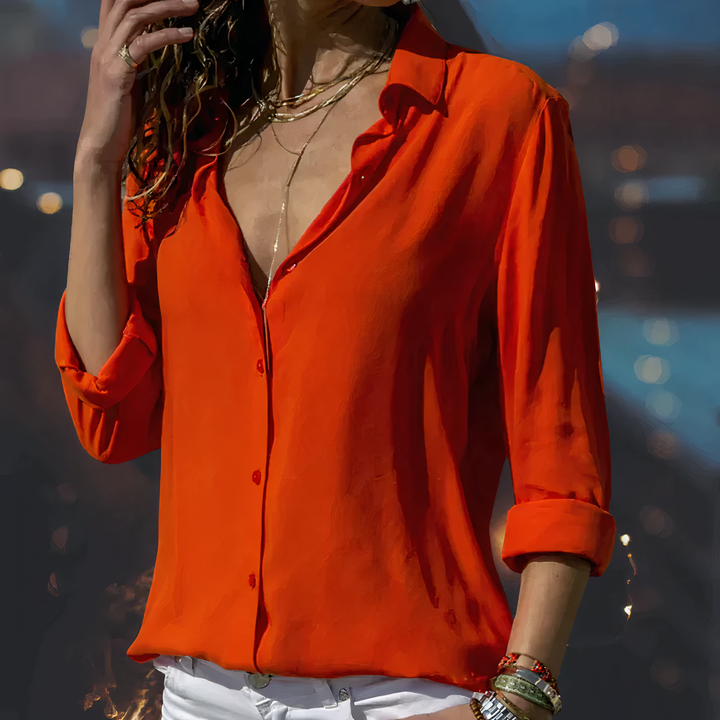 "Blouse en mousseline de soie légère pour femme, coupe élégante et fluide, couleur douce, manche longue, col délicat."
