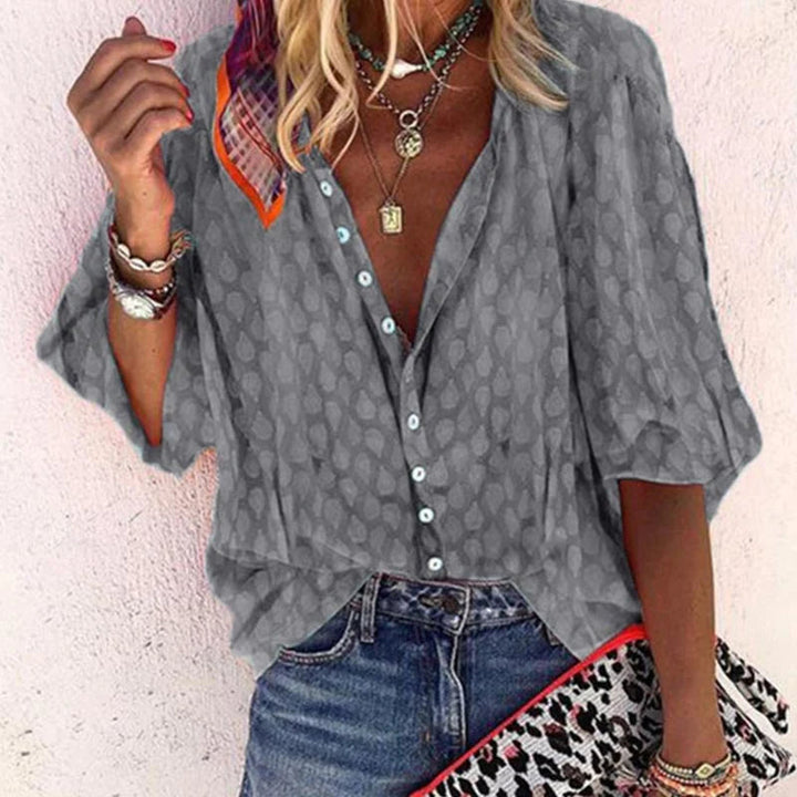 Haut femme chic Billie, parfait pour une tenue estivale décontractée ou élégante. Printemps/Été.
