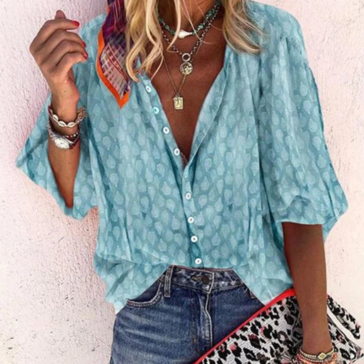 Blouse femme fluide Billie, douce au toucher. Confortable et chic pour une tenue estivale féminine.