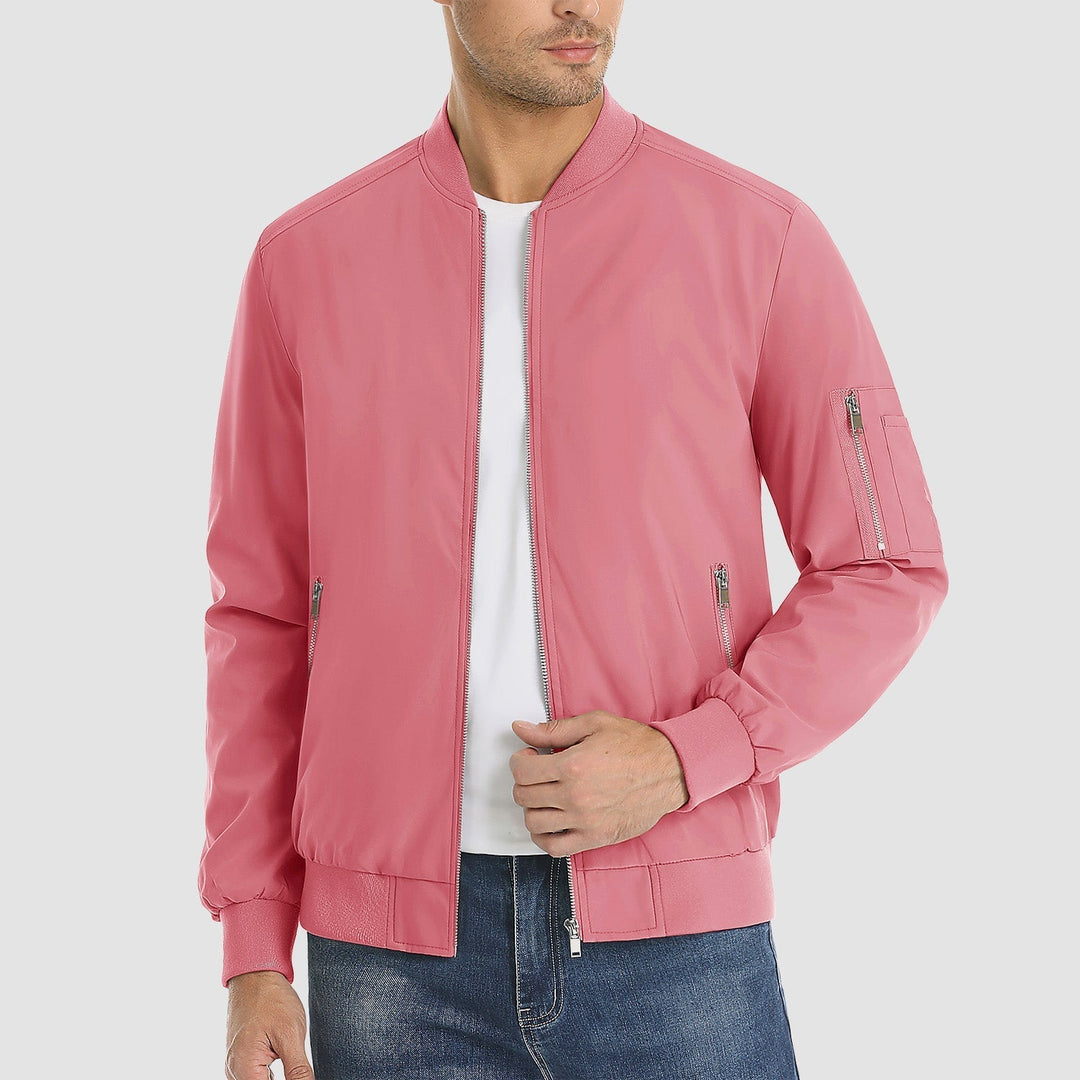 "Blouson bomber léger homme printemps, coupe moderne, fermeture éclair visible, idéal pour brises printanières."