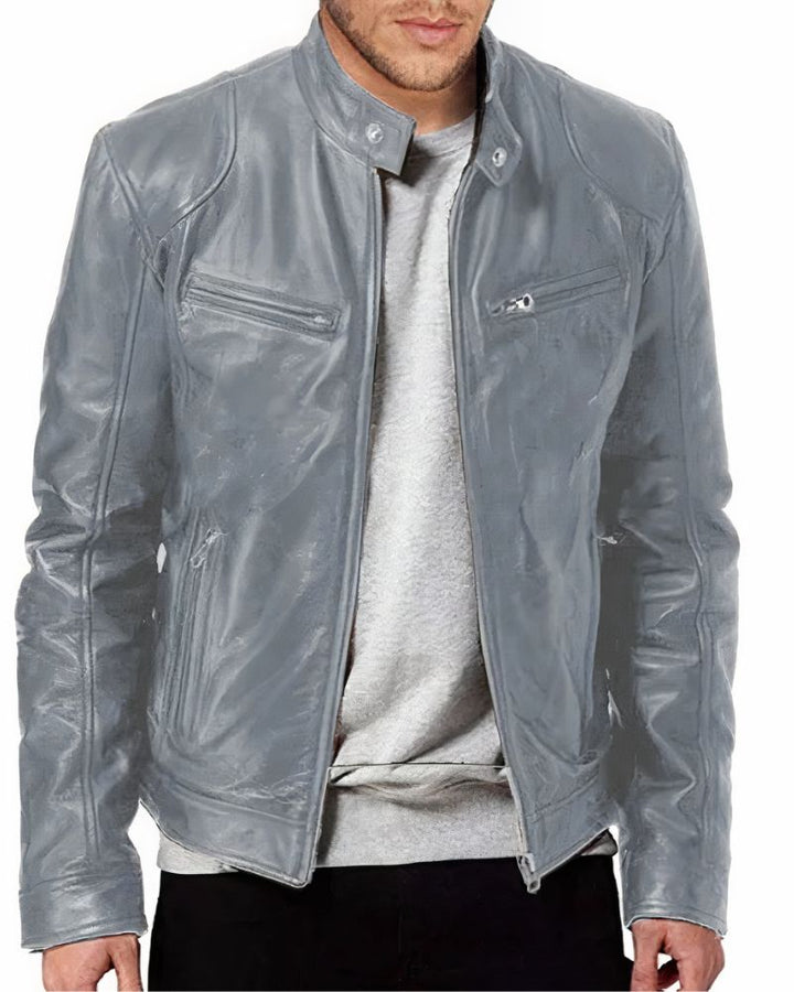 Blouson de moto en cuir noir pour homme avec design épuré, idéal pour protection et style lors de la conduite.