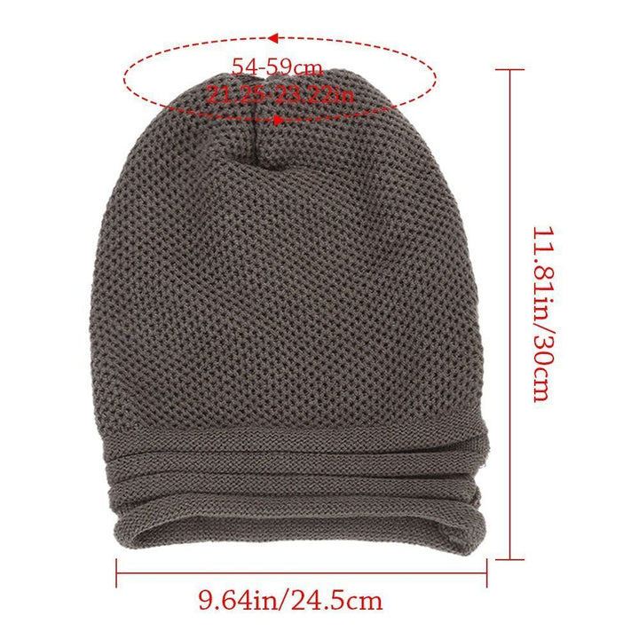 Élégant bonnet tricoté femme, ultra confortable et chaud, accessoire essentiel mode hiver.