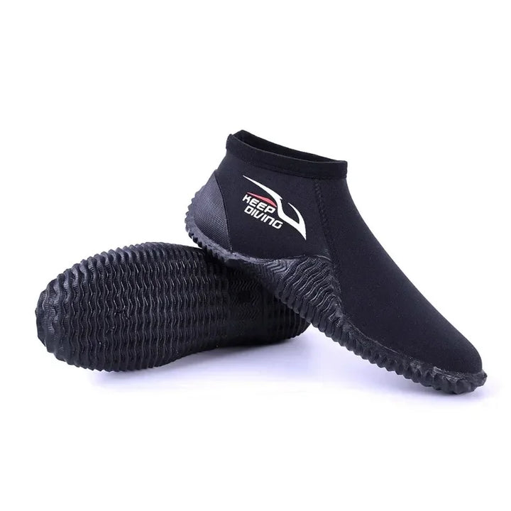 Bottes basses néoprène unisexes pour sports aquatiques: plongée, kayak, surf. Adhérence optimale, séchage rapide.