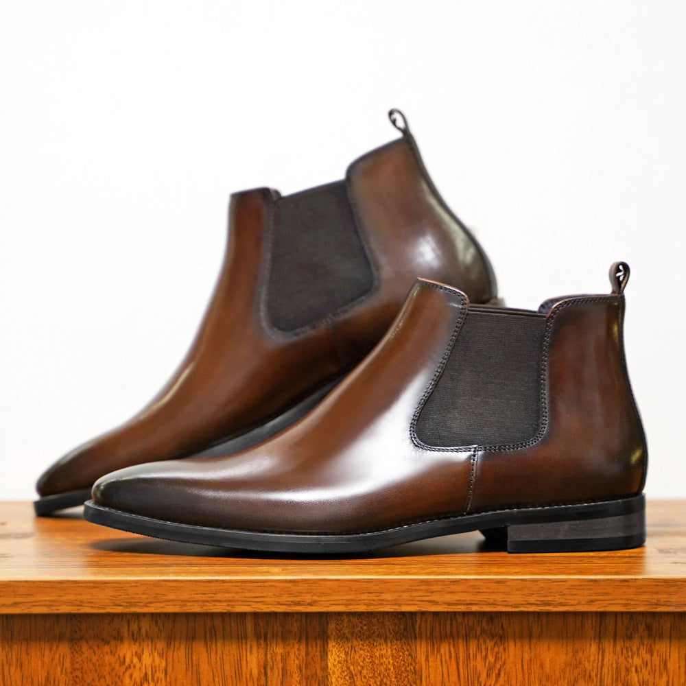 "Bottes Chelsea homme en cuir premium, design élégant avec panneaux élastiques, vue de côté"