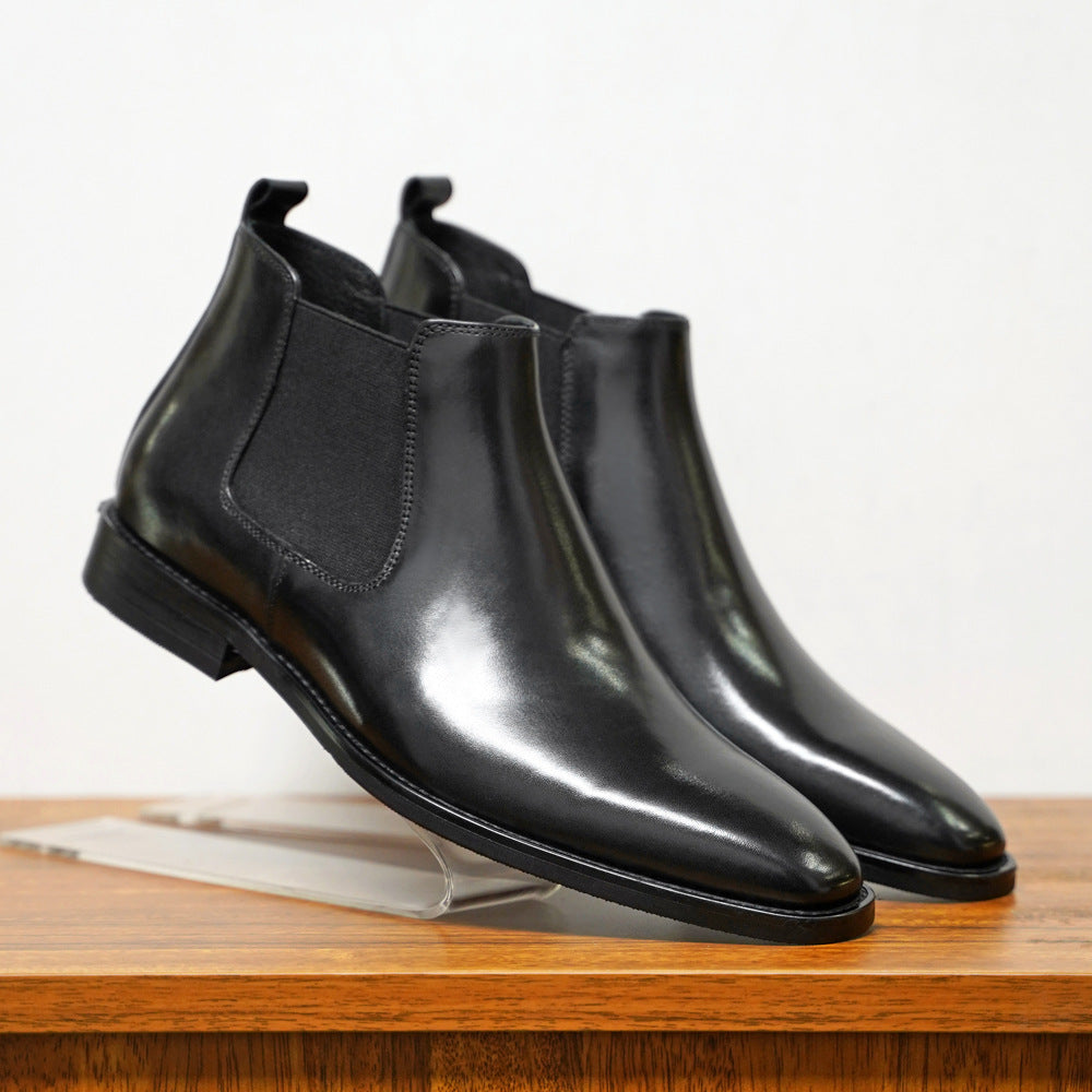 "Bottes Chelsea homme en cuir premium, design élégant avec panneaux élastiques, vue de côté"