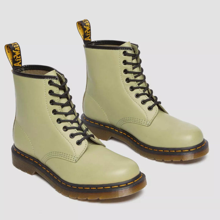 Finitions soignées des bottes Vortex classiques, cuir de qualité, élégance et durabilité pour hommes.