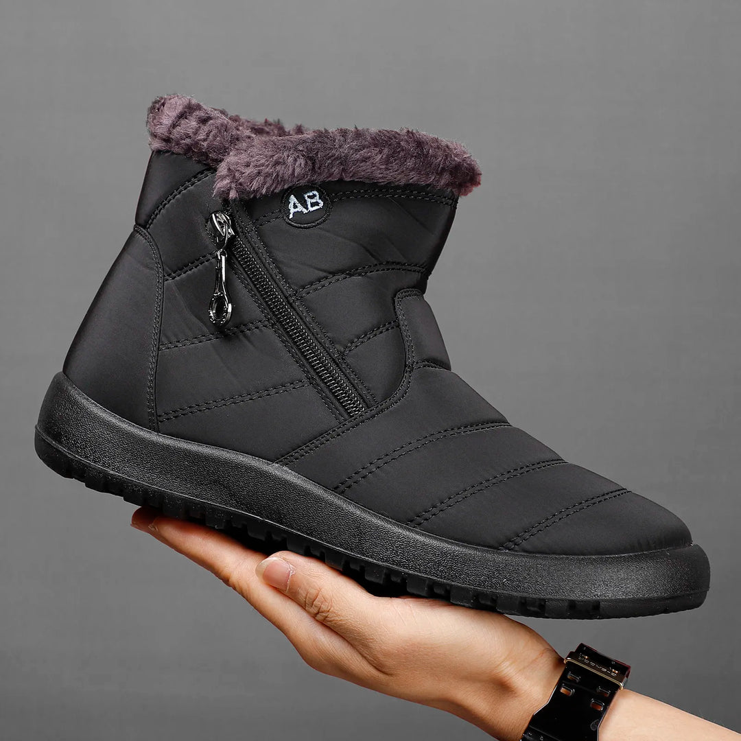 Bottes d'hiver chaudes et confortables pour hommes, idéales pour la neige et le froid.