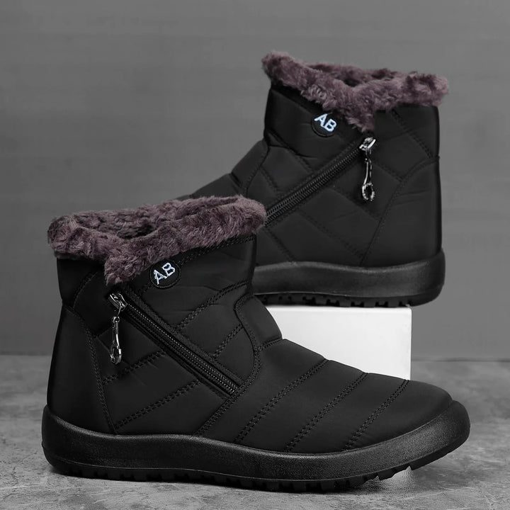 Bottes d'hiver élégantes pour hommes, parfaites pour la marche et les activités dans la neige.