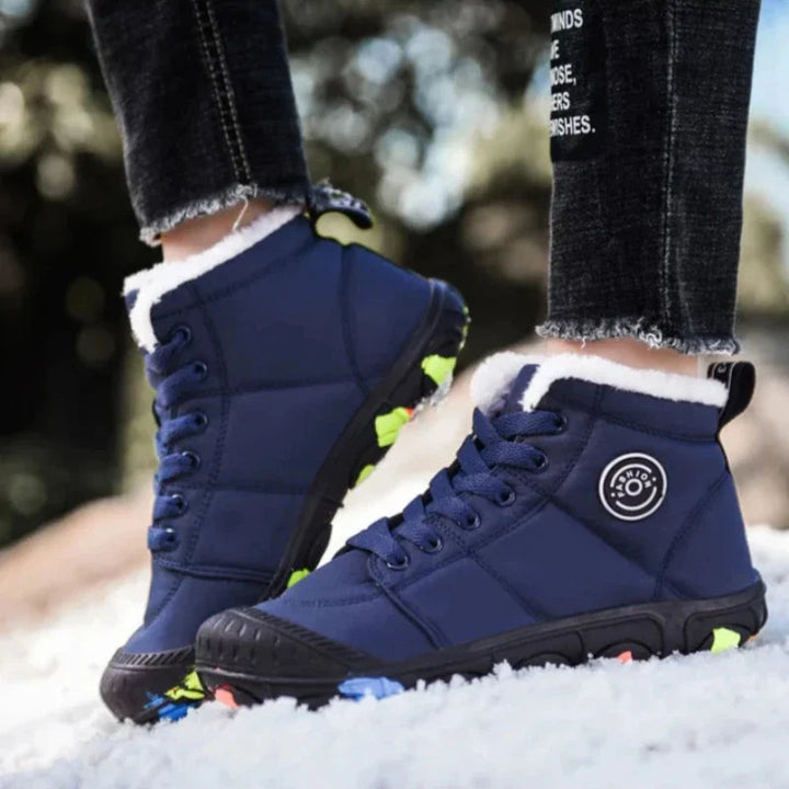 Bottes hiver enfant imperméables, chaudes et antidérapantes, spécialement conçues pour le confort des petits.