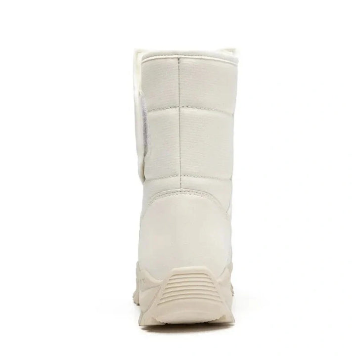 Chaussures d'hiver hautes femme, robustes et élégantes, protégeant du froid et de l'humidité avec style.